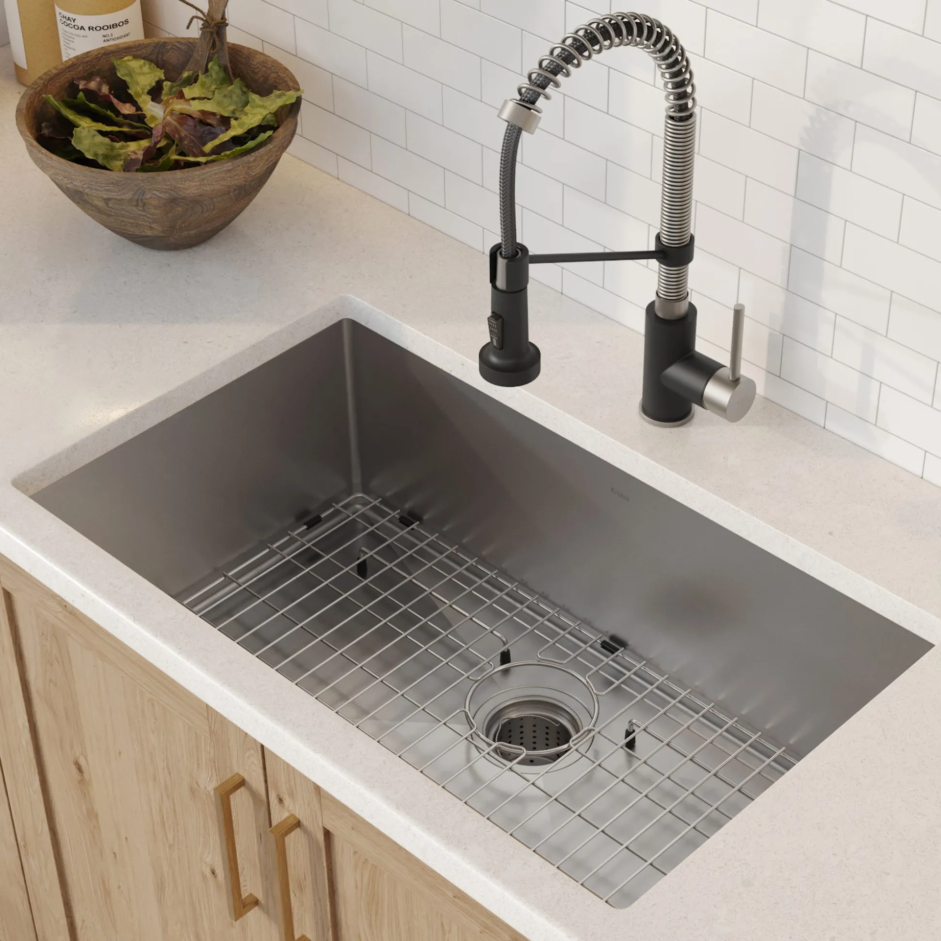 32" Undermount Kitchen Sink w/ Bolden Commercial Pull-Down Faucet and Soap Dispenser in Stainless Steel/Matte Black